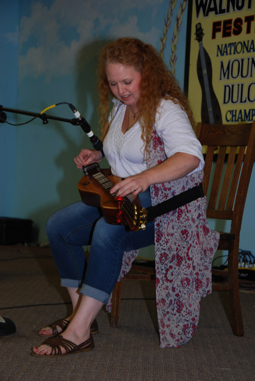 Wendy Songe at the National Mountain Dulcimer Championship in Winfield, KS. (2016) 


