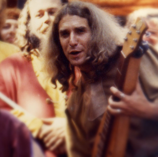 Neal Hellman playing dulcimer at the Renaissance Faire