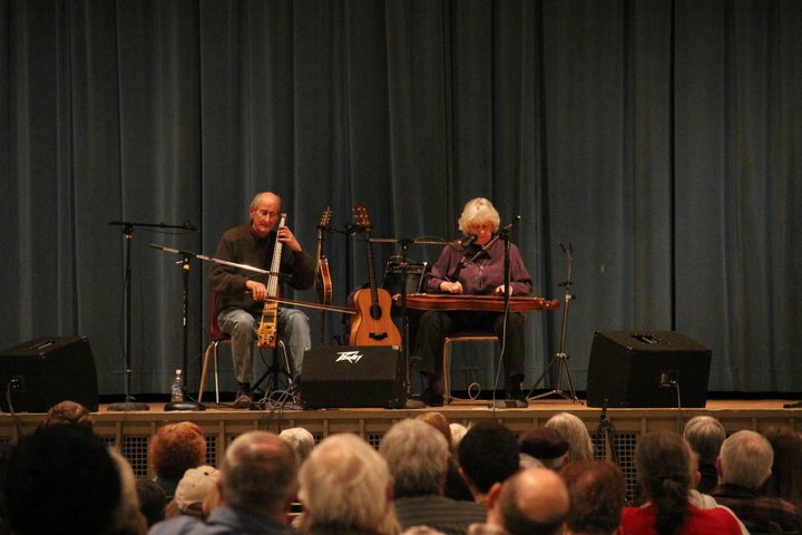 Bob playing his electric cello with Heidi on dulcimer. 